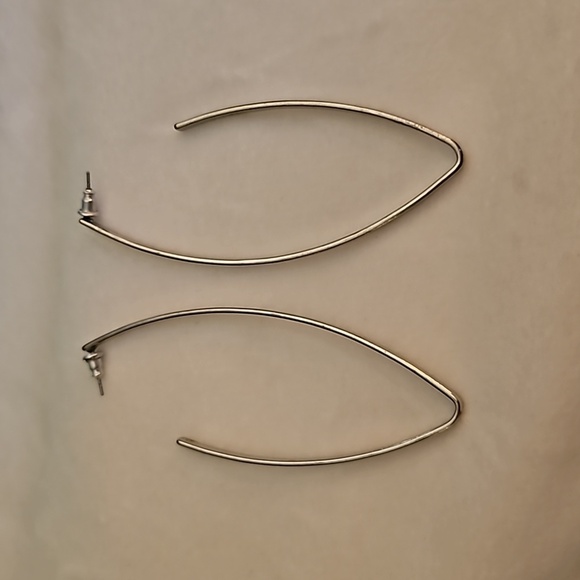 3/$30 Vintage Jumbo Elongated Linear Mod Silvertone Hoop Post Earrings - Picture 2 of 4